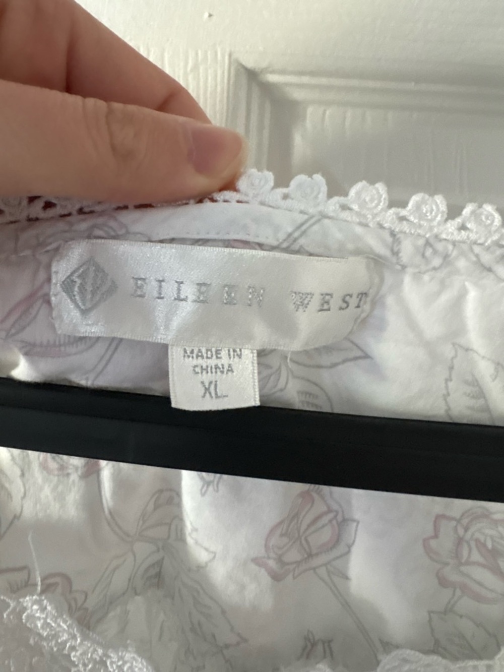 Eileen West White Floral Lace-Trim Nightgown Size XL - Picture 3 of 6